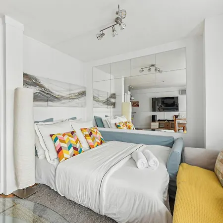 Chic And Comfortable Apart With Balcony Levallois-Perret Extérieur photo