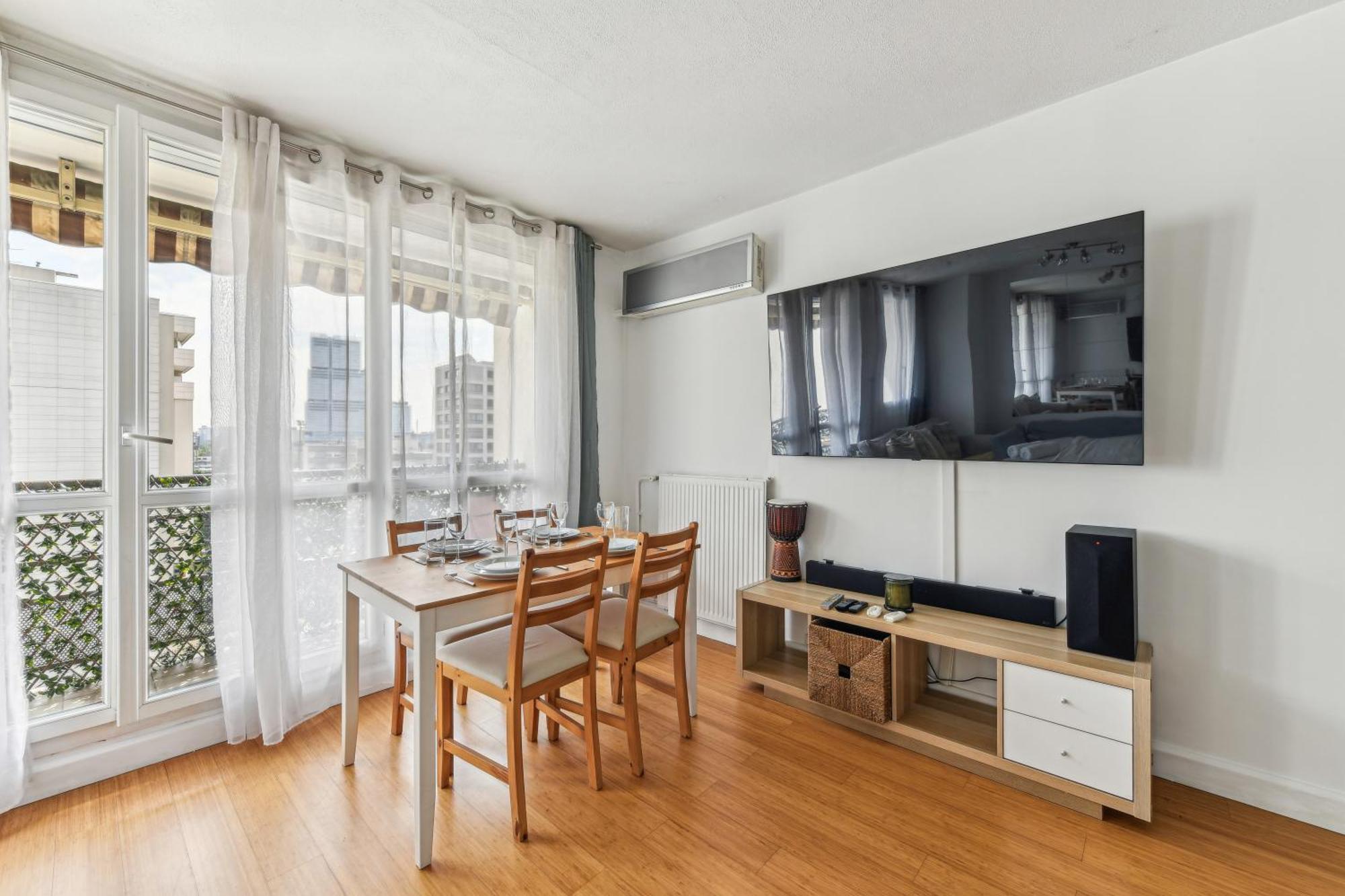 Chic And Comfortable With Balcony Appartement Levallois-Perret