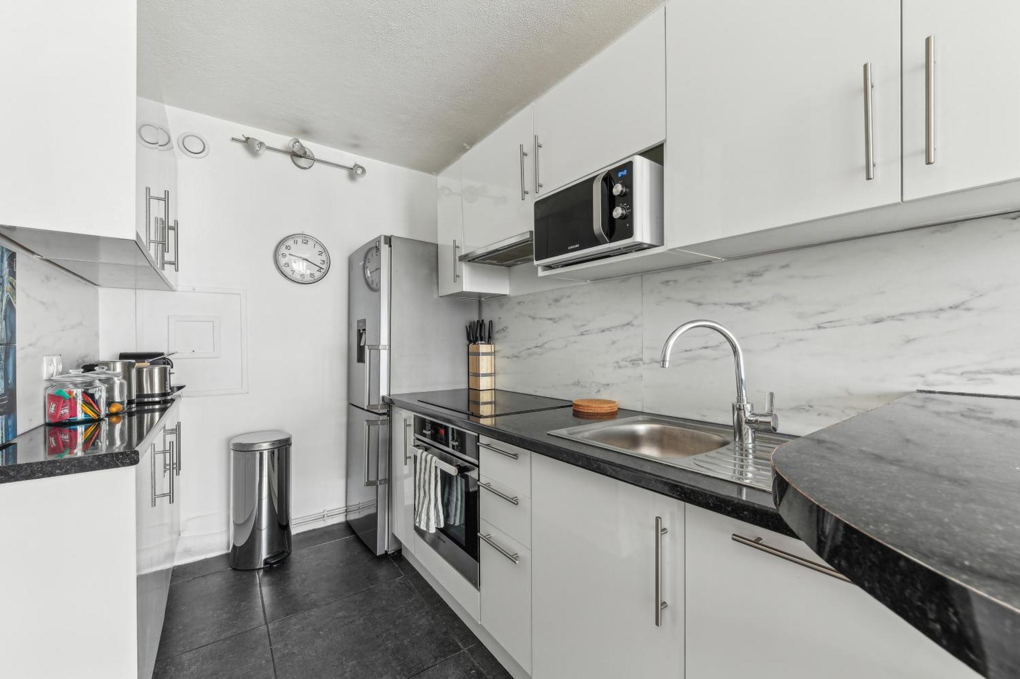 Chic And Comfortable With Balcony Appartement
