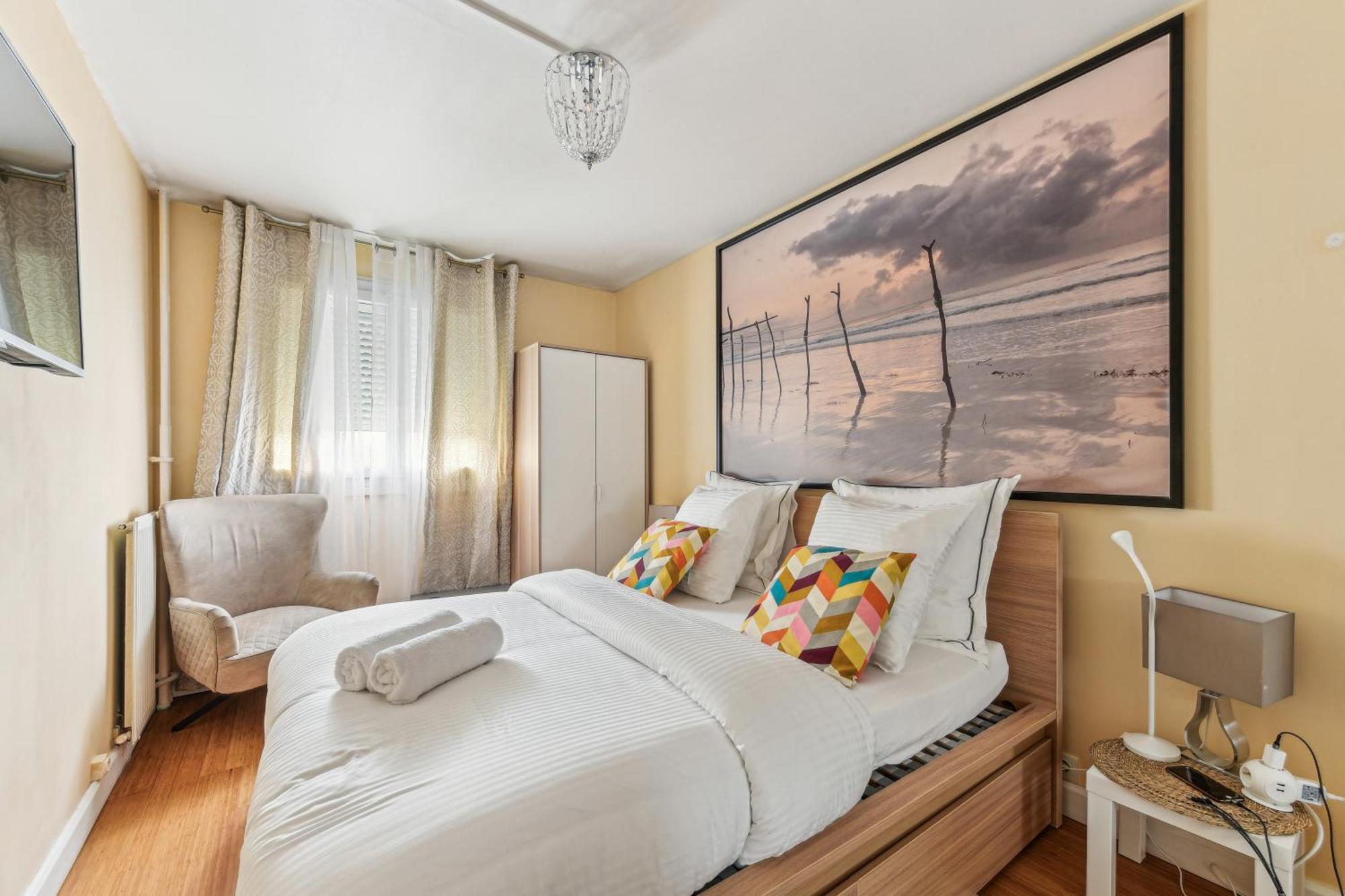 Chic And Comfortable With Balcony * Levallois-Perret