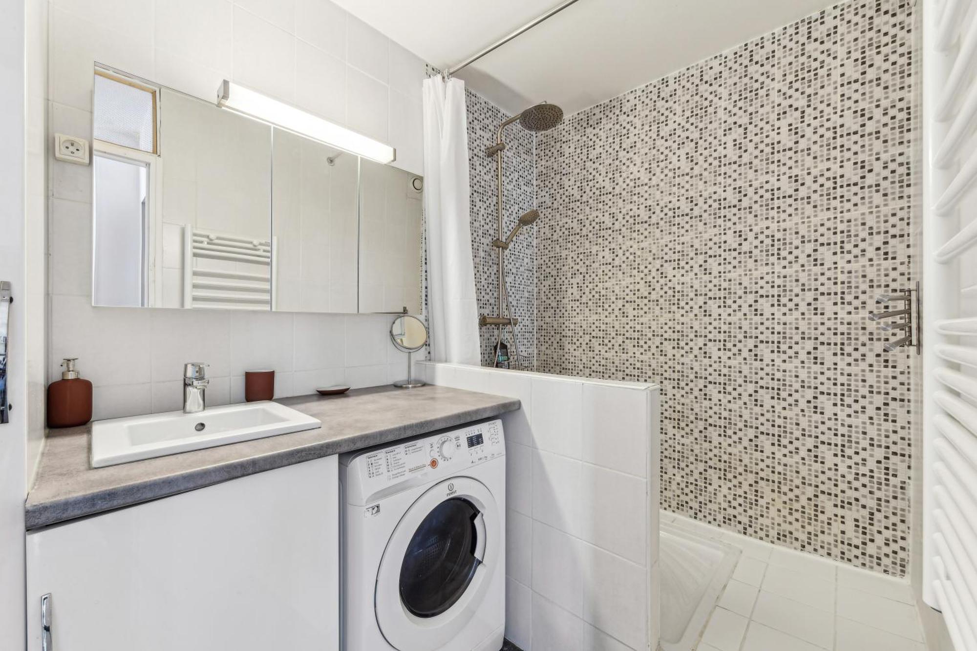 Appartement Chic And Comfortable With Balcony *